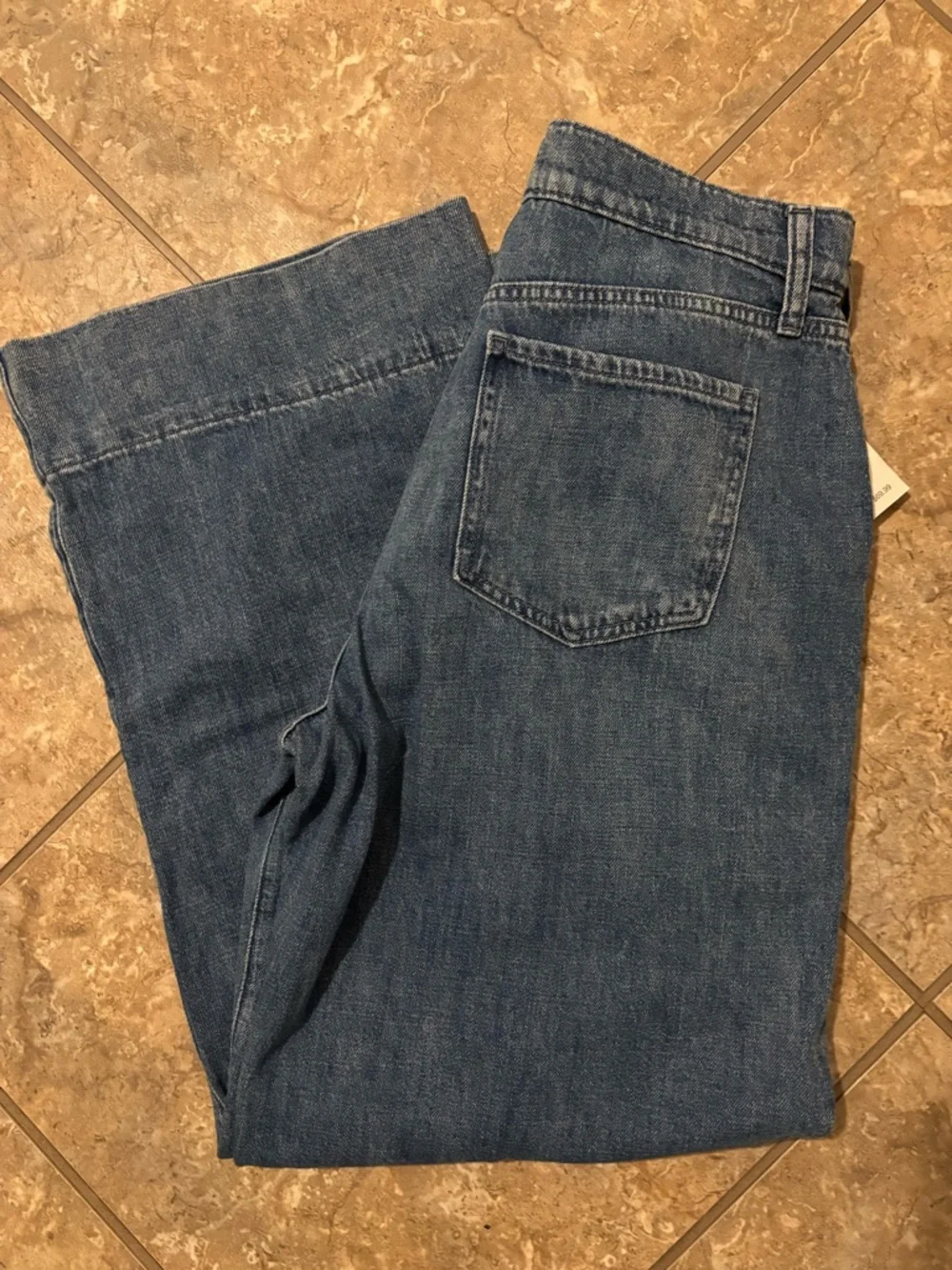 NWT GAP High Rise Pleated Wide Leg Jeans Sz 8 - Picture 4 of 4